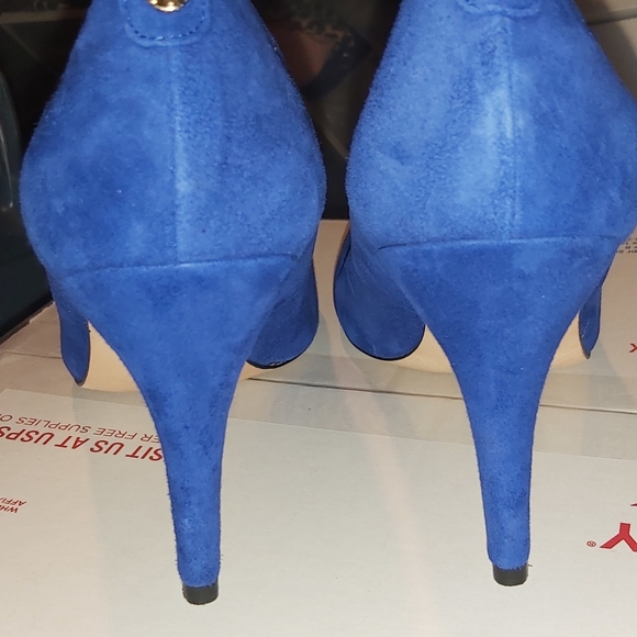 Ivanka Trump Kayden 4 Blue Pumps - Picture 4 of 6